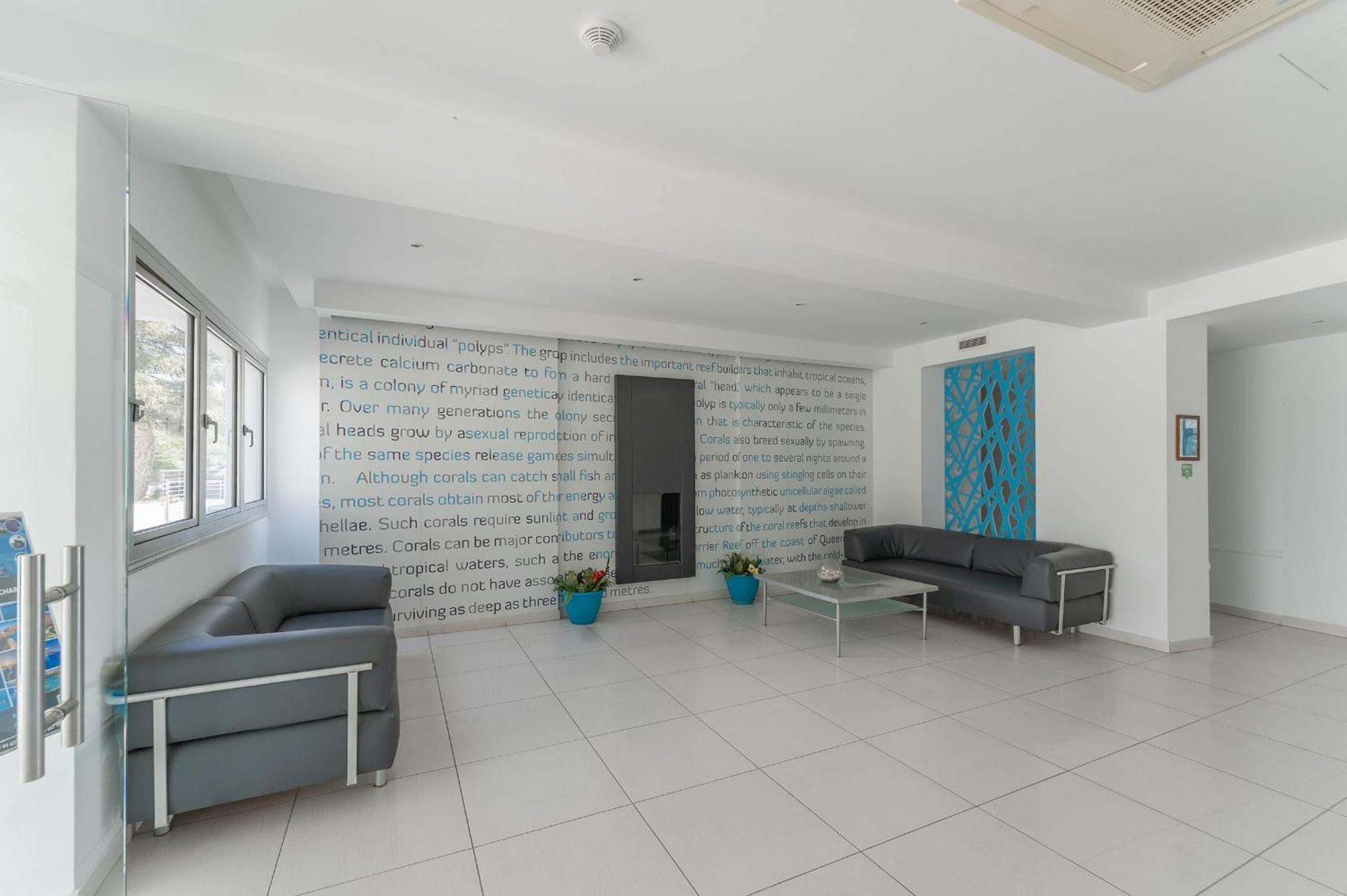 Apartment Victoria Протарас Екстериор снимка